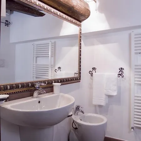 Le Torri Farm stay *